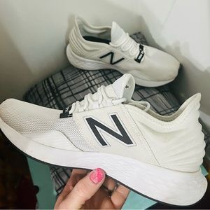 Women’s NEW BALANCE ROAV fresh foam sneakers